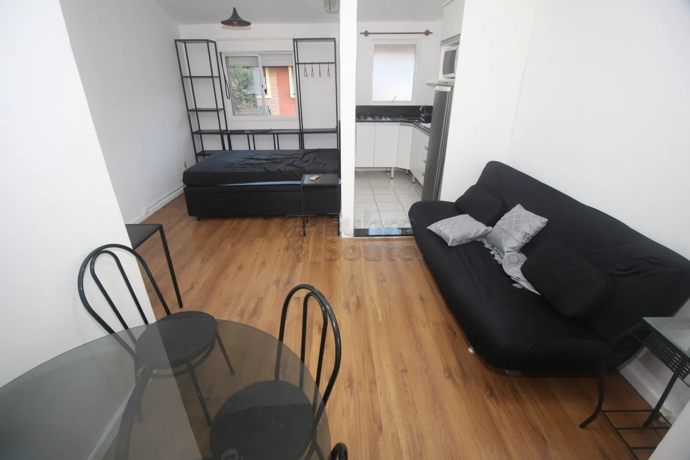 Alugar Apartamento / Padrão em Pelotas R$ 900,00 - Foto 4