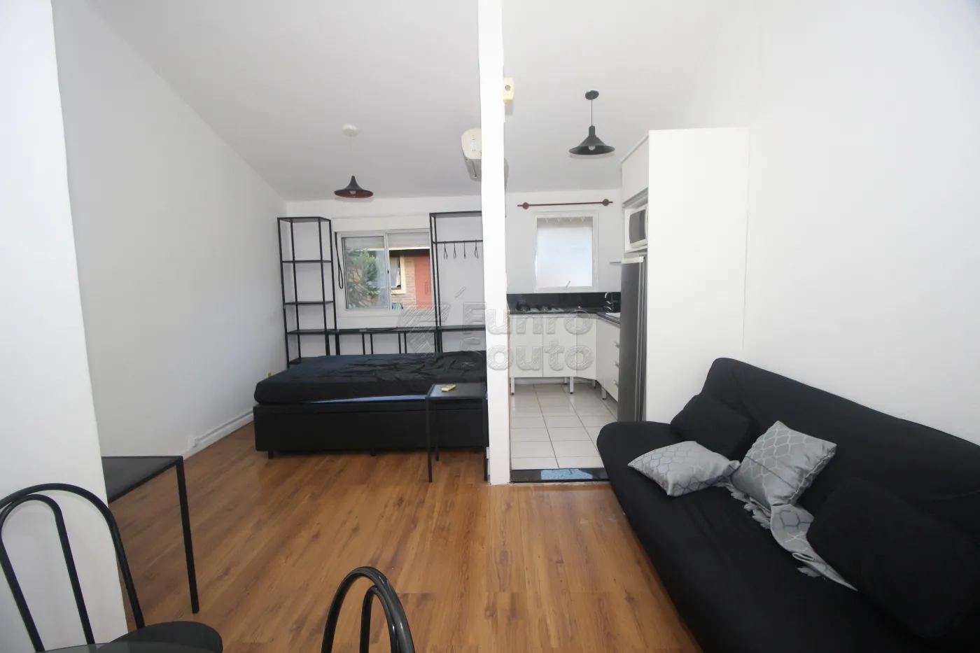 Alugar Apartamento / Padrão em Pelotas R$ 900,00 - Foto 5