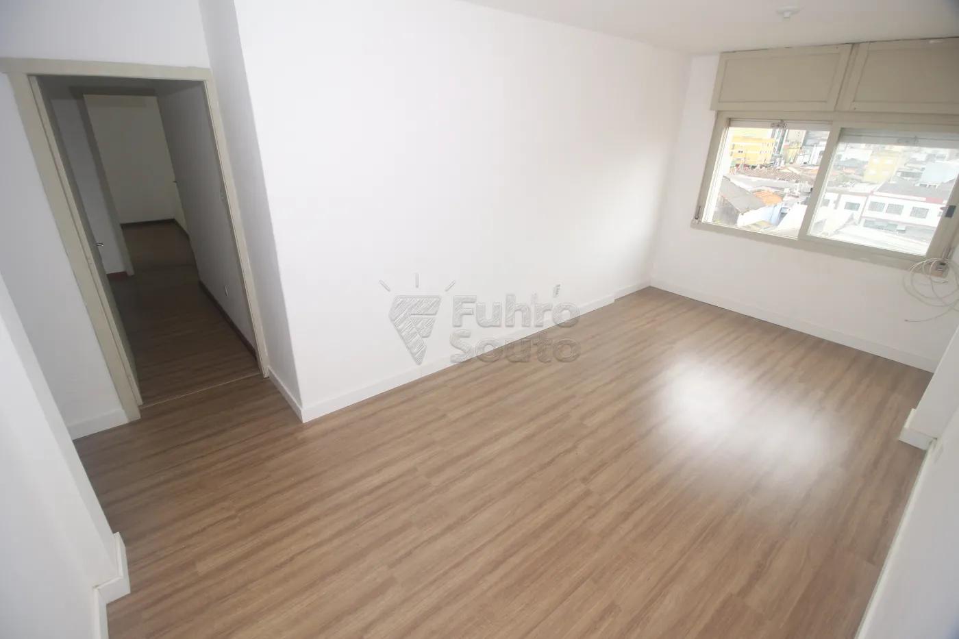 Alugar Apartamento / Padrão em Pelotas R$ 1.600,00 - Foto 3