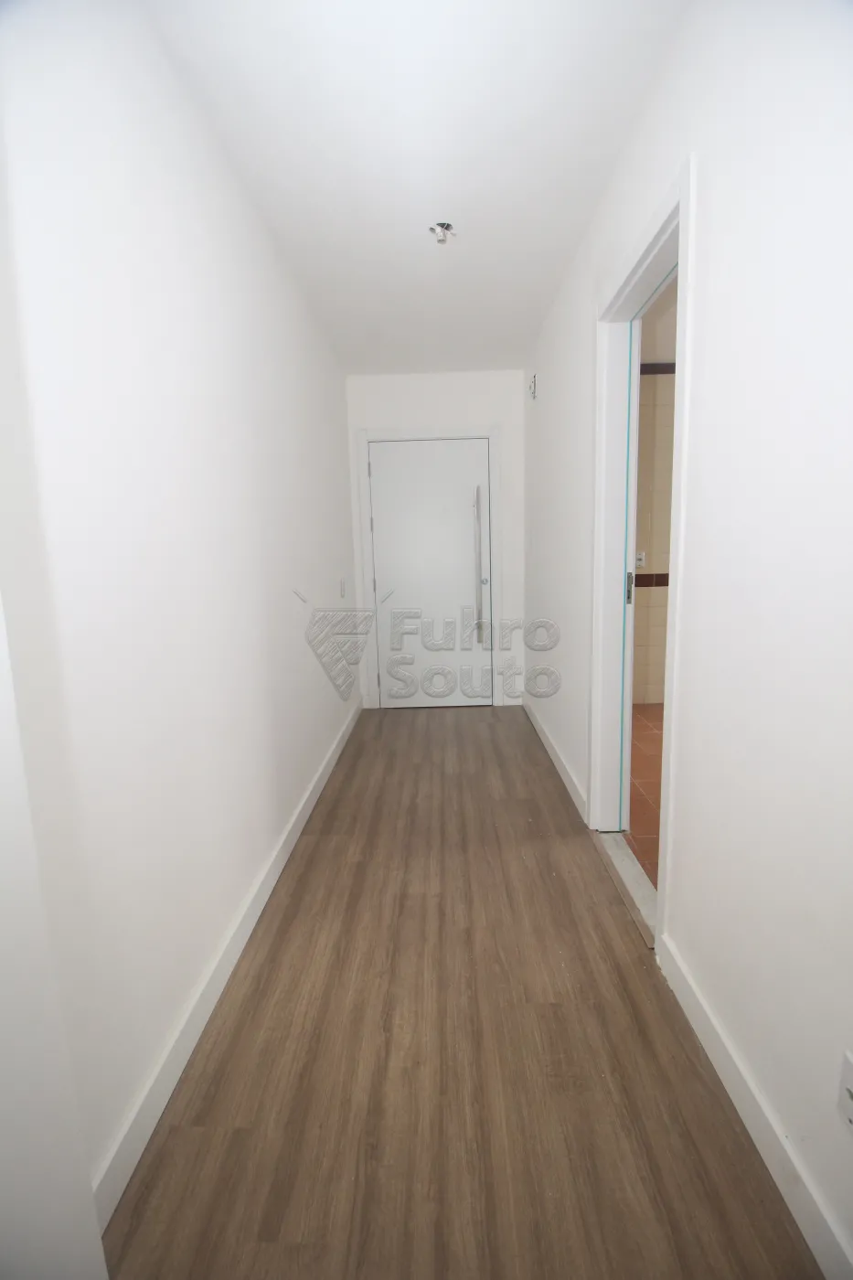 Alugar Apartamento / Padrão em Pelotas R$ 1.600,00 - Foto 6