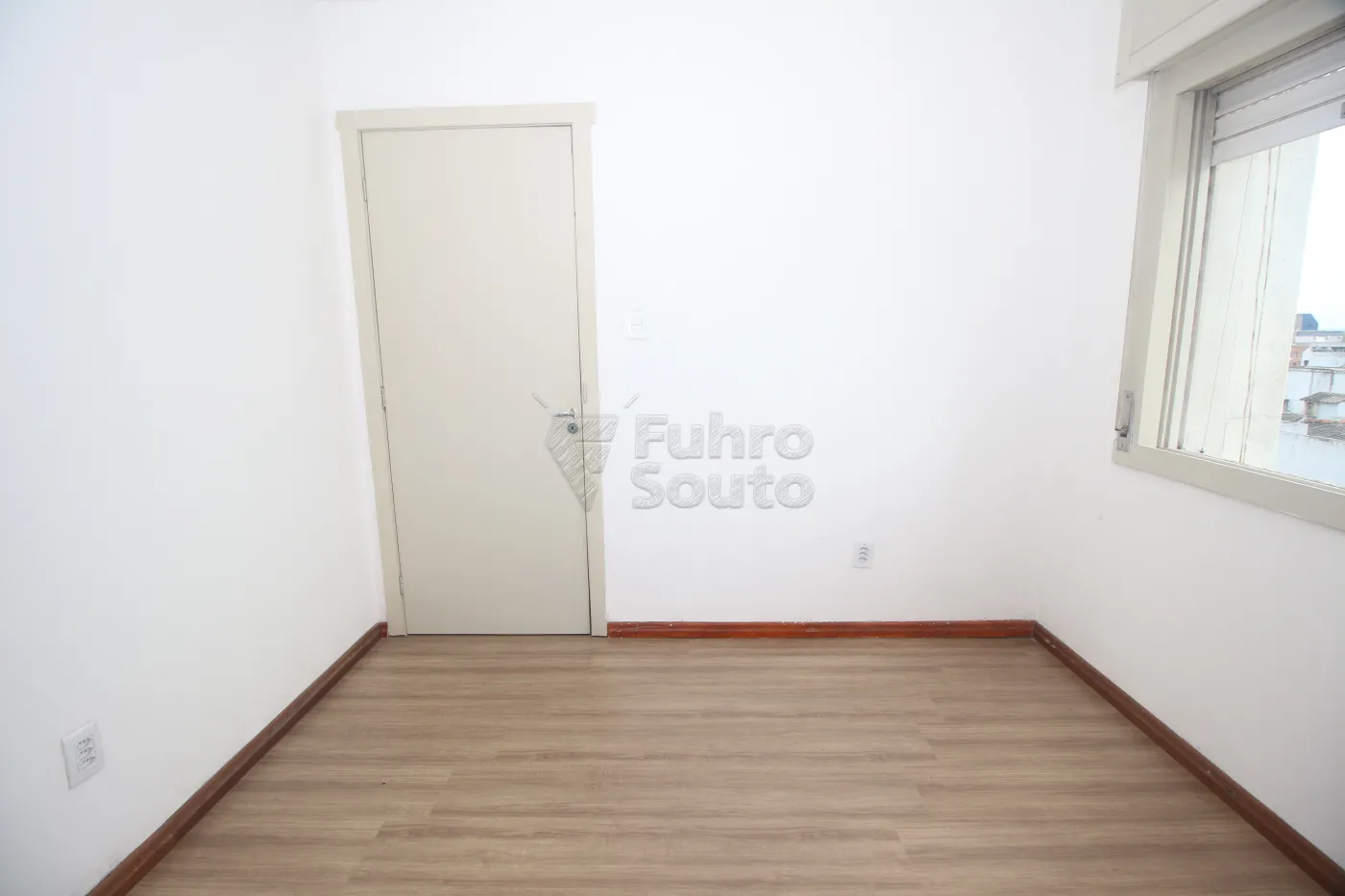 Alugar Apartamento / Padrão em Pelotas R$ 1.600,00 - Foto 10