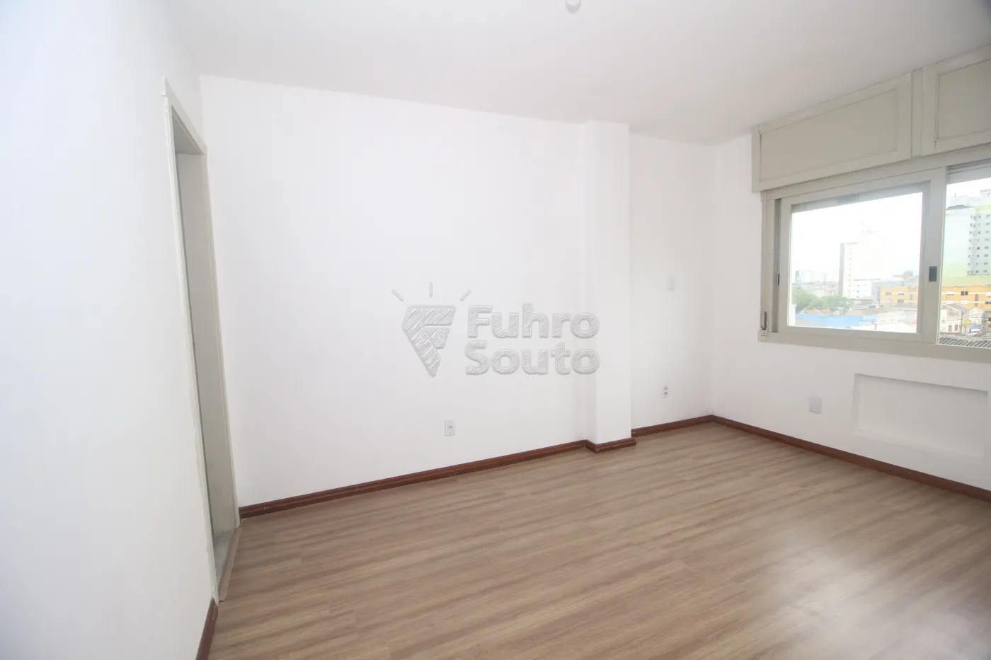 Alugar Apartamento / Padrão em Pelotas R$ 1.600,00 - Foto 14