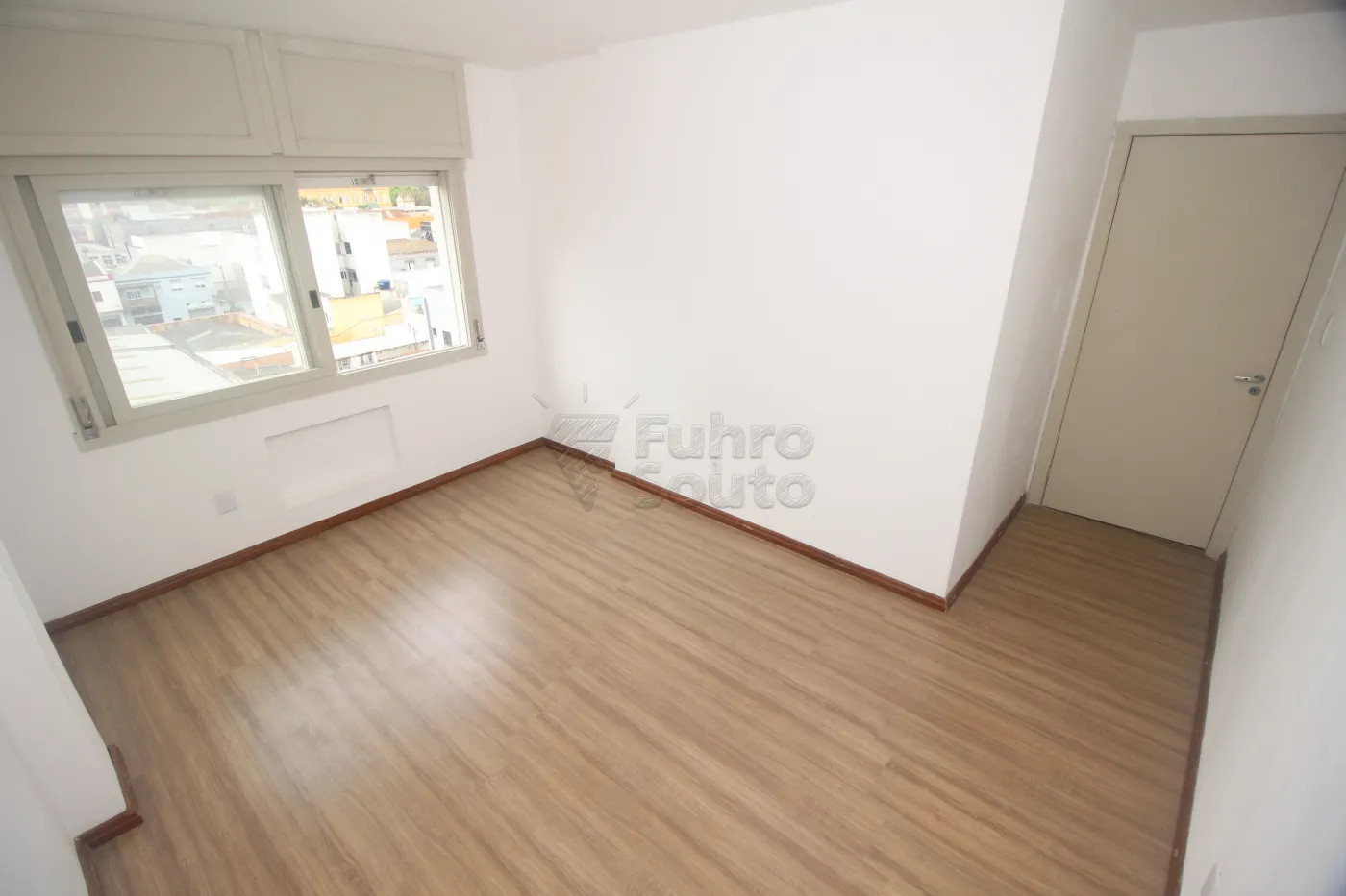 Alugar Apartamento / Padrão em Pelotas R$ 1.600,00 - Foto 15