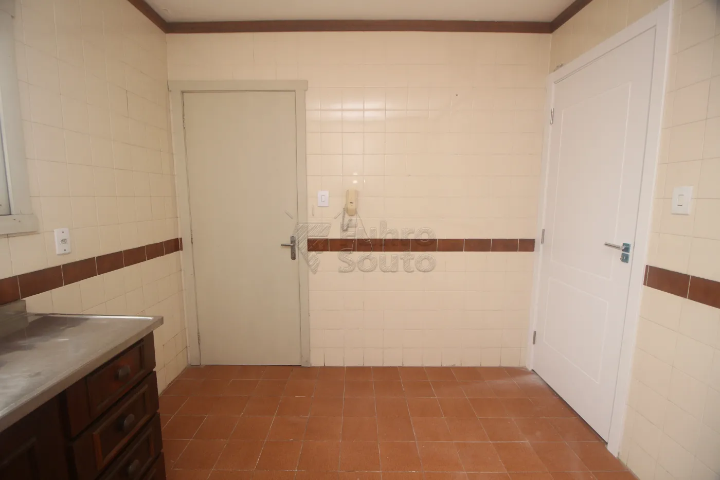 Alugar Apartamento / Padrão em Pelotas R$ 1.600,00 - Foto 31