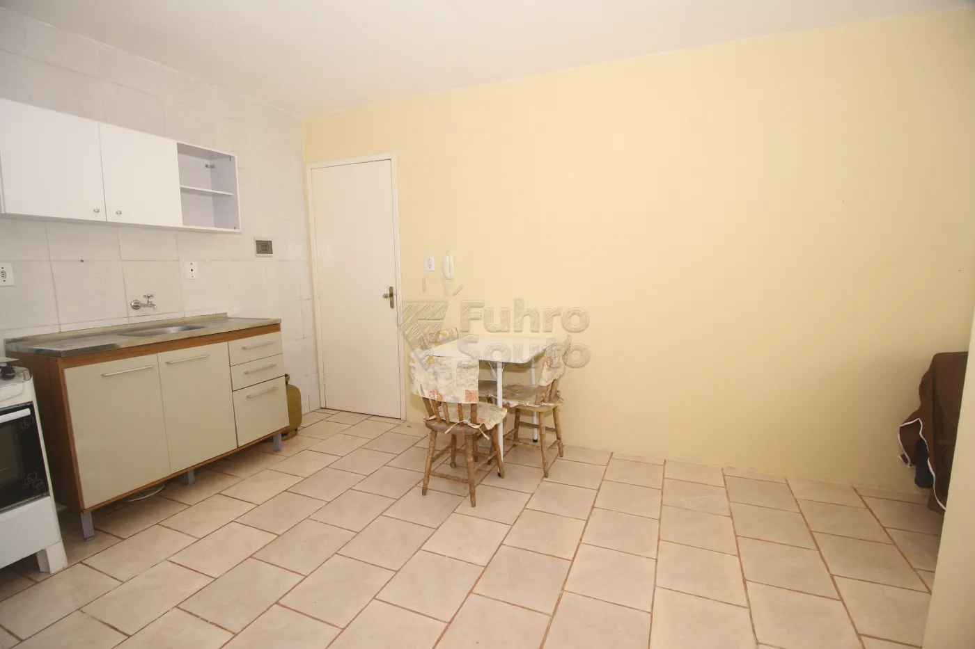 Alugar Apartamento / Fora de Condomínio em Pelotas R$ 950,00 - Foto 6