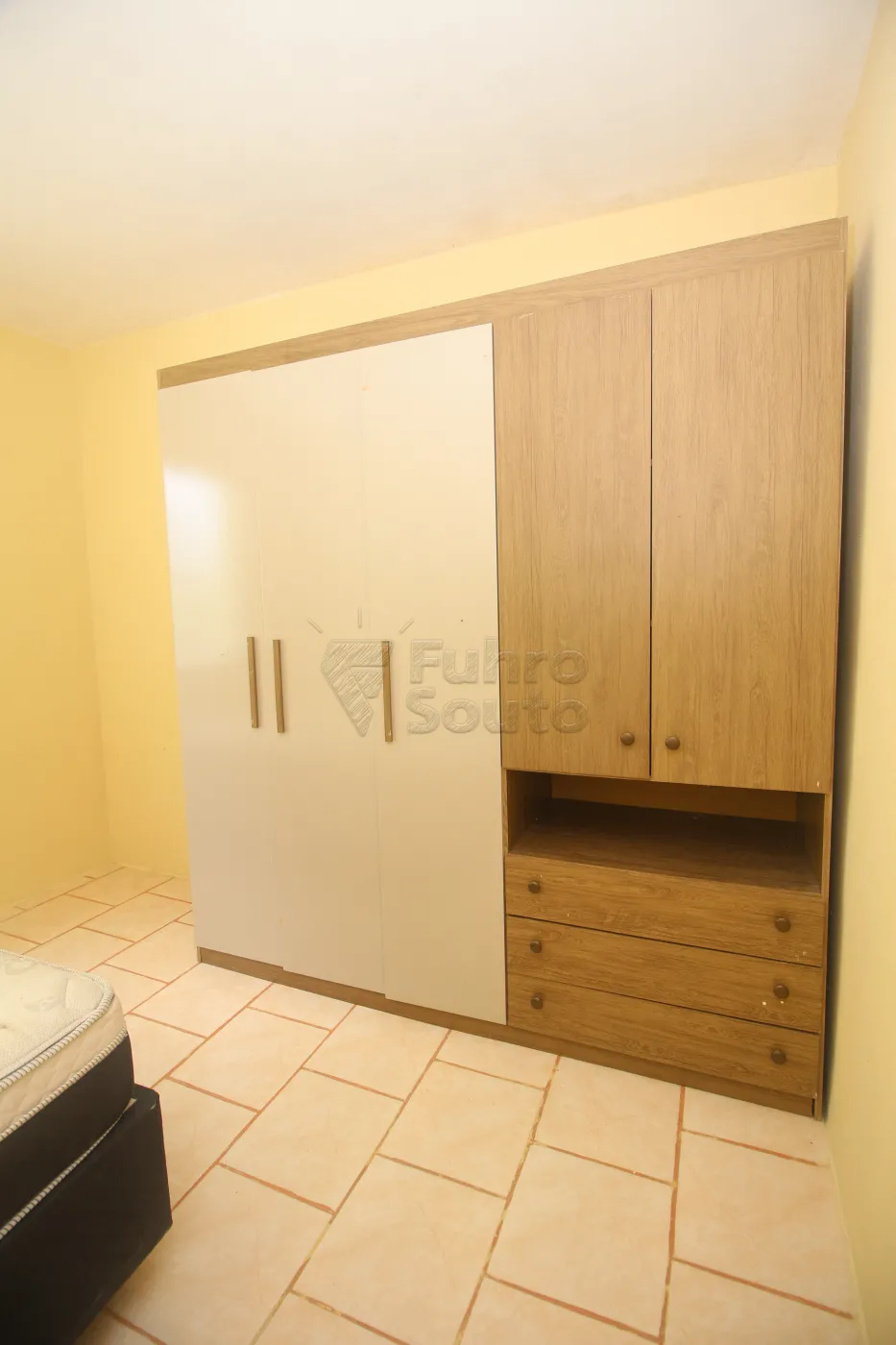 Alugar Apartamento / Fora de Condomínio em Pelotas R$ 950,00 - Foto 11