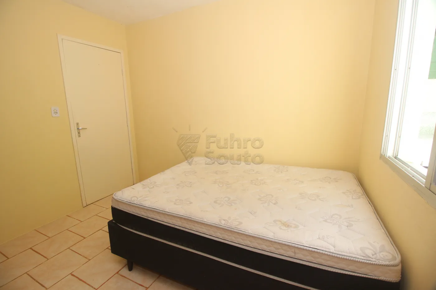 Alugar Apartamento / Fora de Condomínio em Pelotas R$ 950,00 - Foto 12