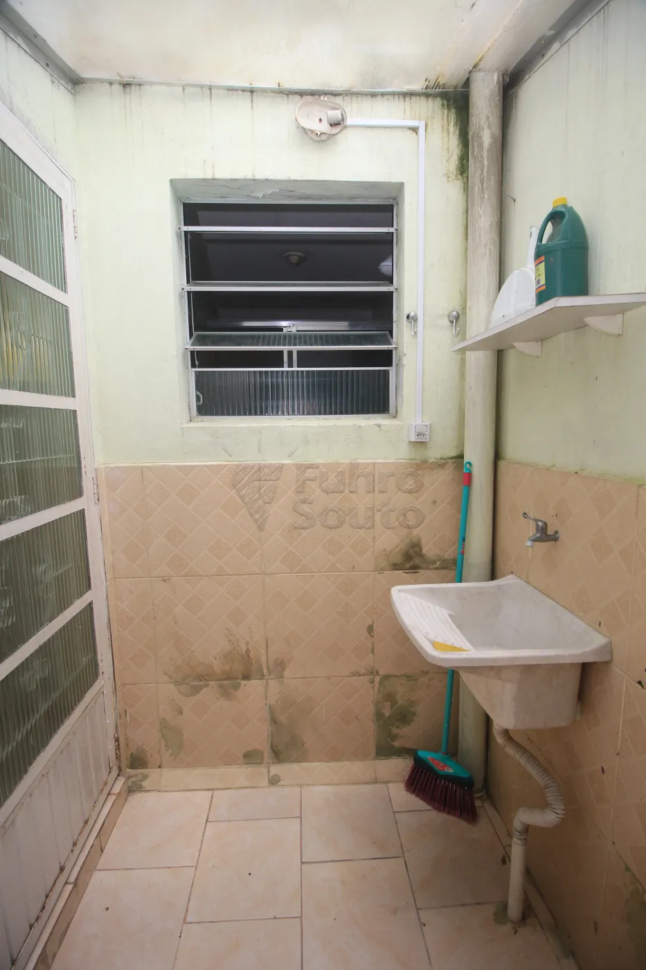 Alugar Apartamento / Fora de Condomínio em Pelotas R$ 950,00 - Foto 15