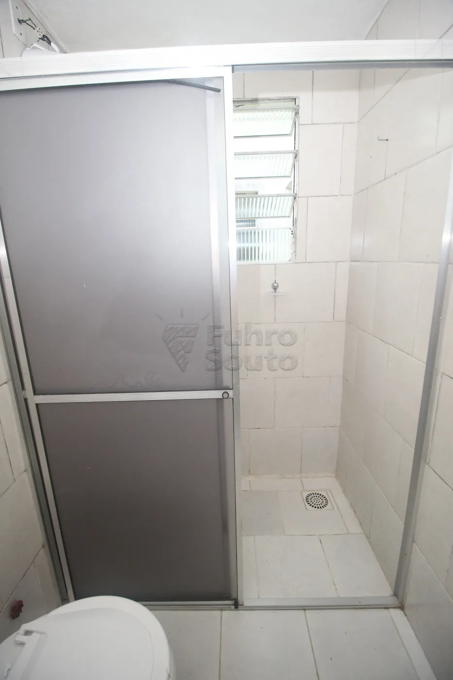 Alugar Apartamento / Fora de Condomínio em Pelotas R$ 950,00 - Foto 18