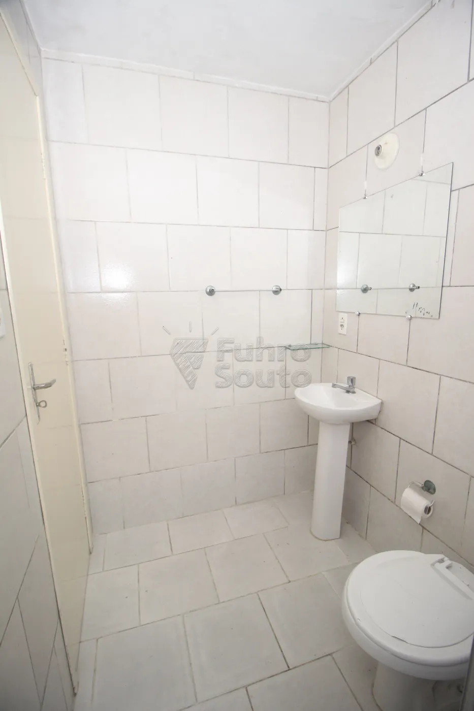 Alugar Apartamento / Fora de Condomínio em Pelotas R$ 950,00 - Foto 19