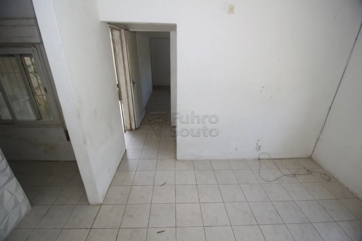 Alugar Apartamento / Fora de Condomínio em Pelotas R$ 850,00 - Foto 5