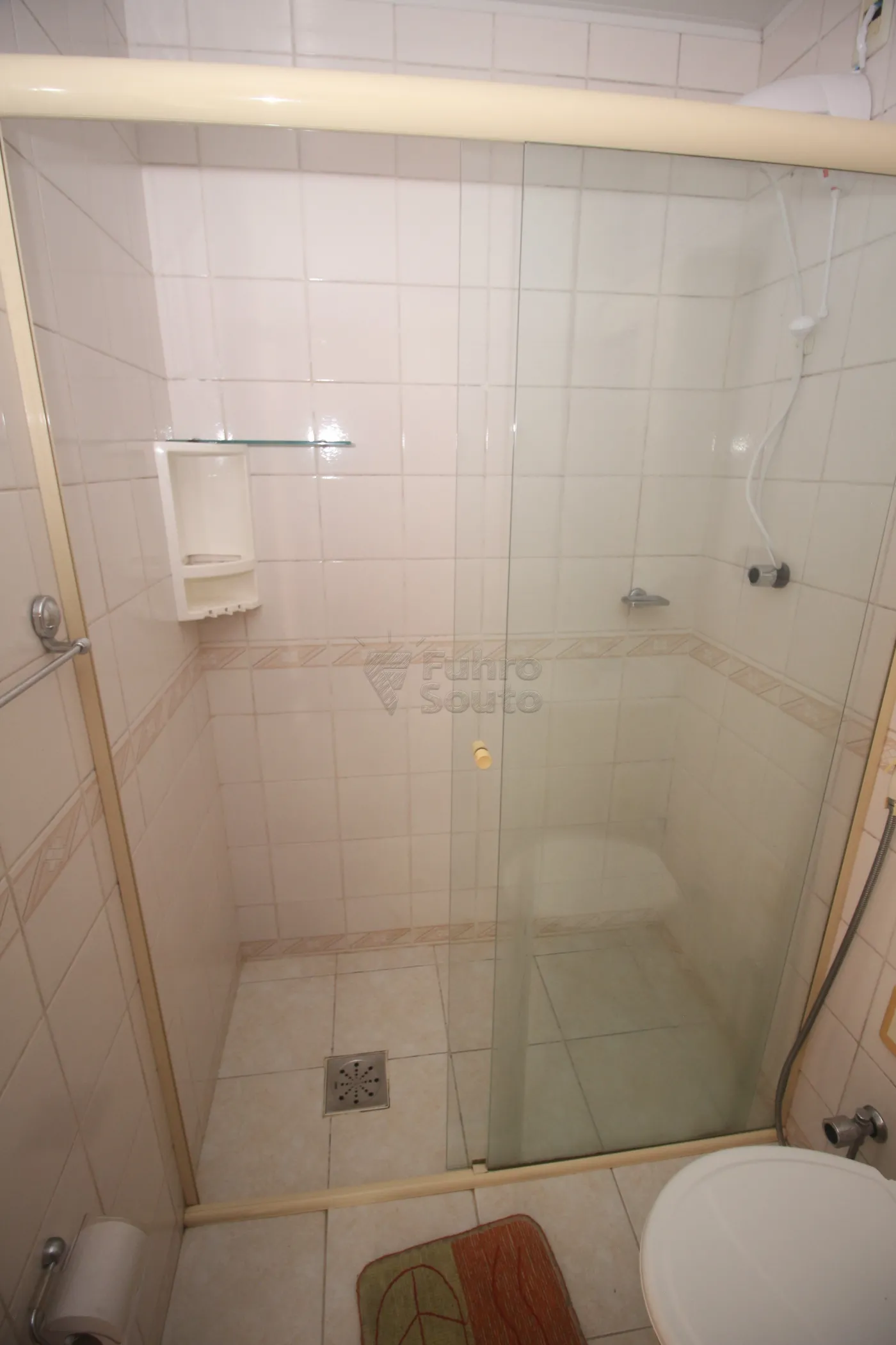 Alugar Apartamento / Kitinete em Pelotas R$ 600,00 - Foto 14