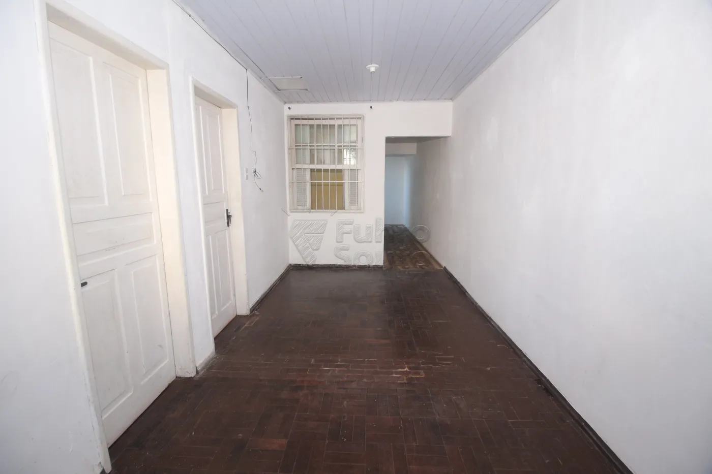 Alugar Casa / Padrão em Pelotas R$ 900,00 - Foto 3