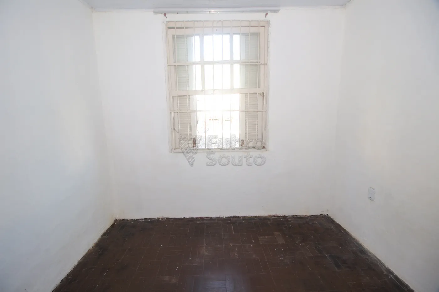 Alugar Casa / Padrão em Pelotas R$ 900,00 - Foto 6