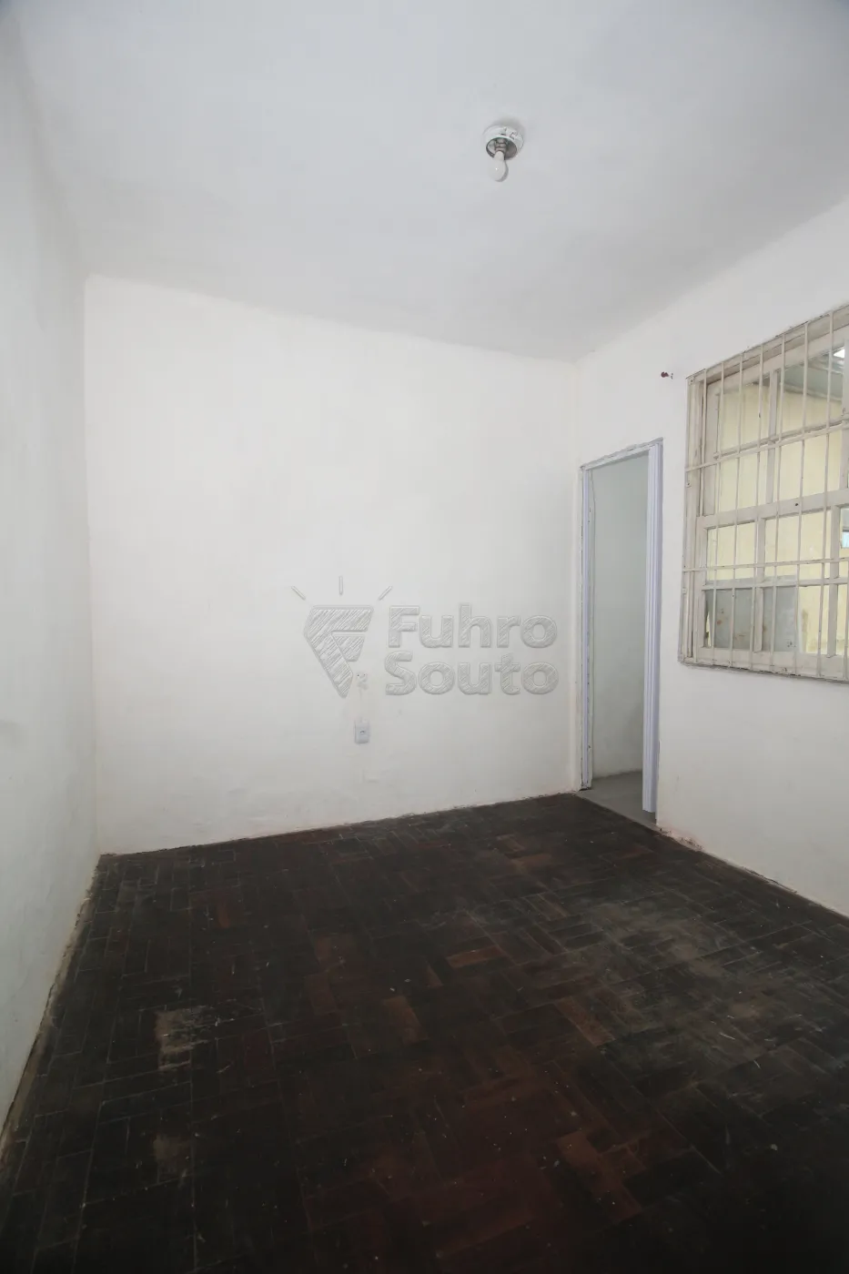 Alugar Casa / Padrão em Pelotas R$ 900,00 - Foto 14