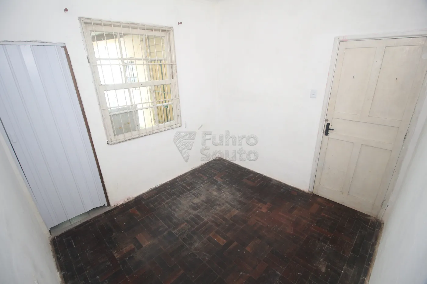 Alugar Casa / Padrão em Pelotas R$ 900,00 - Foto 16