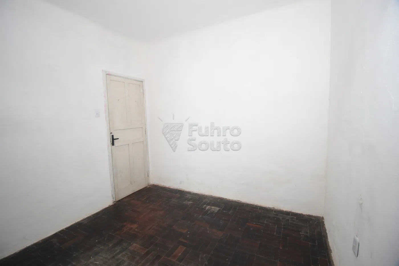 Alugar Casa / Padrão em Pelotas R$ 900,00 - Foto 18