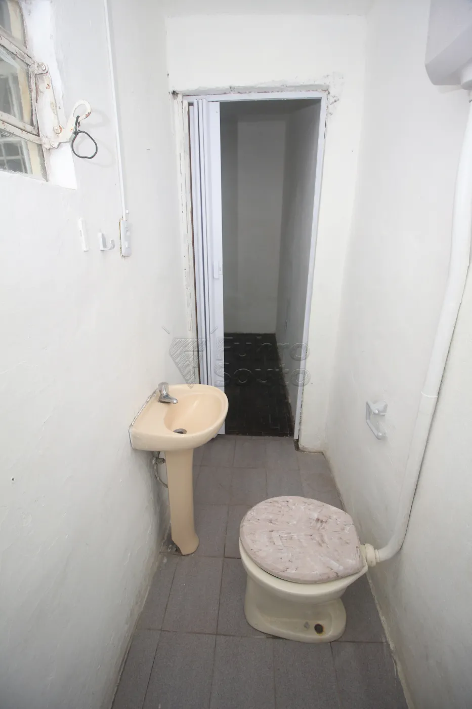 Alugar Casa / Padrão em Pelotas R$ 900,00 - Foto 20