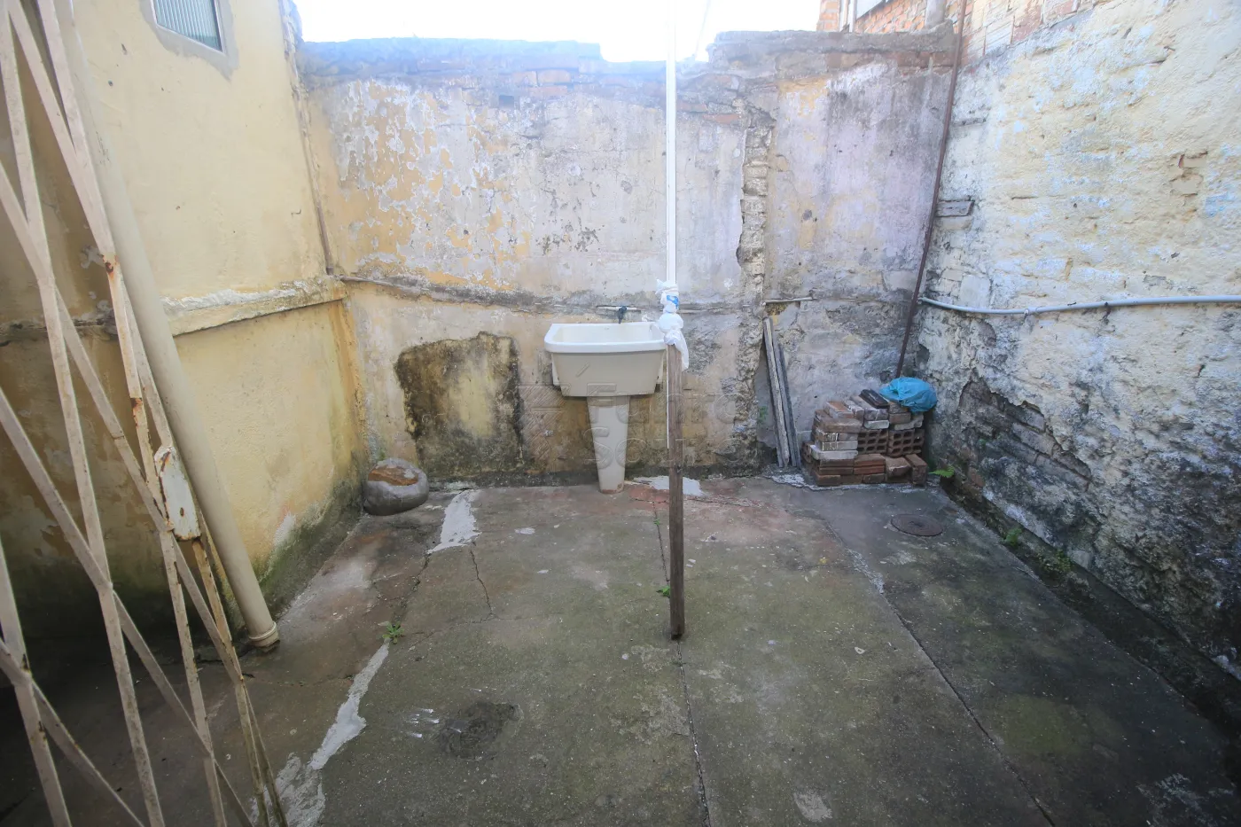 Alugar Casa / Padrão em Pelotas R$ 900,00 - Foto 26