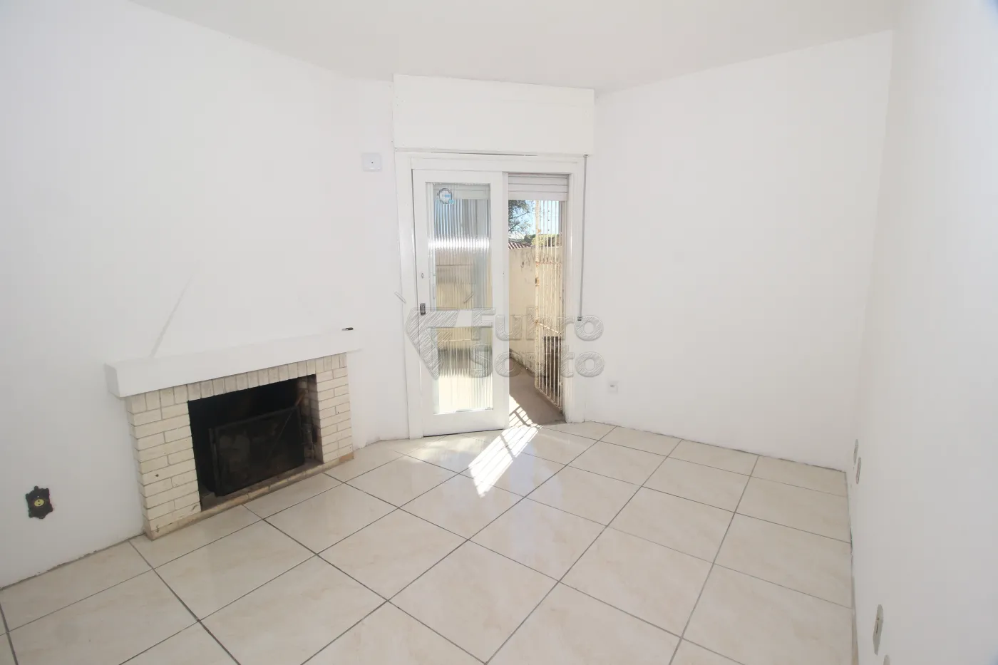 Alugar Apartamento / Padrão em Pelotas R$ 1.000,00 - Foto 1