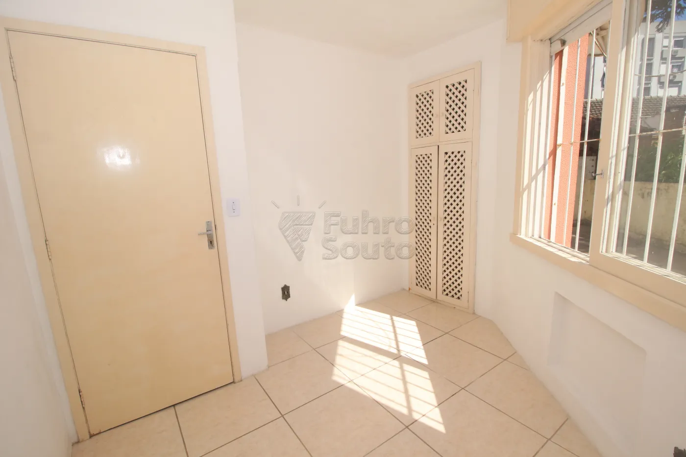 Alugar Apartamento / Padrão em Pelotas R$ 1.000,00 - Foto 7