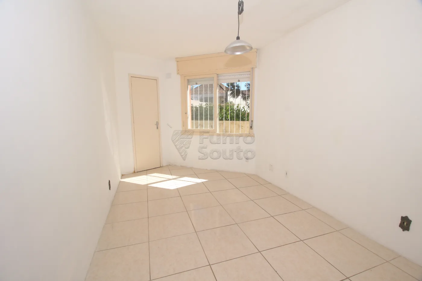 Alugar Apartamento / Padrão em Pelotas R$ 1.000,00 - Foto 9