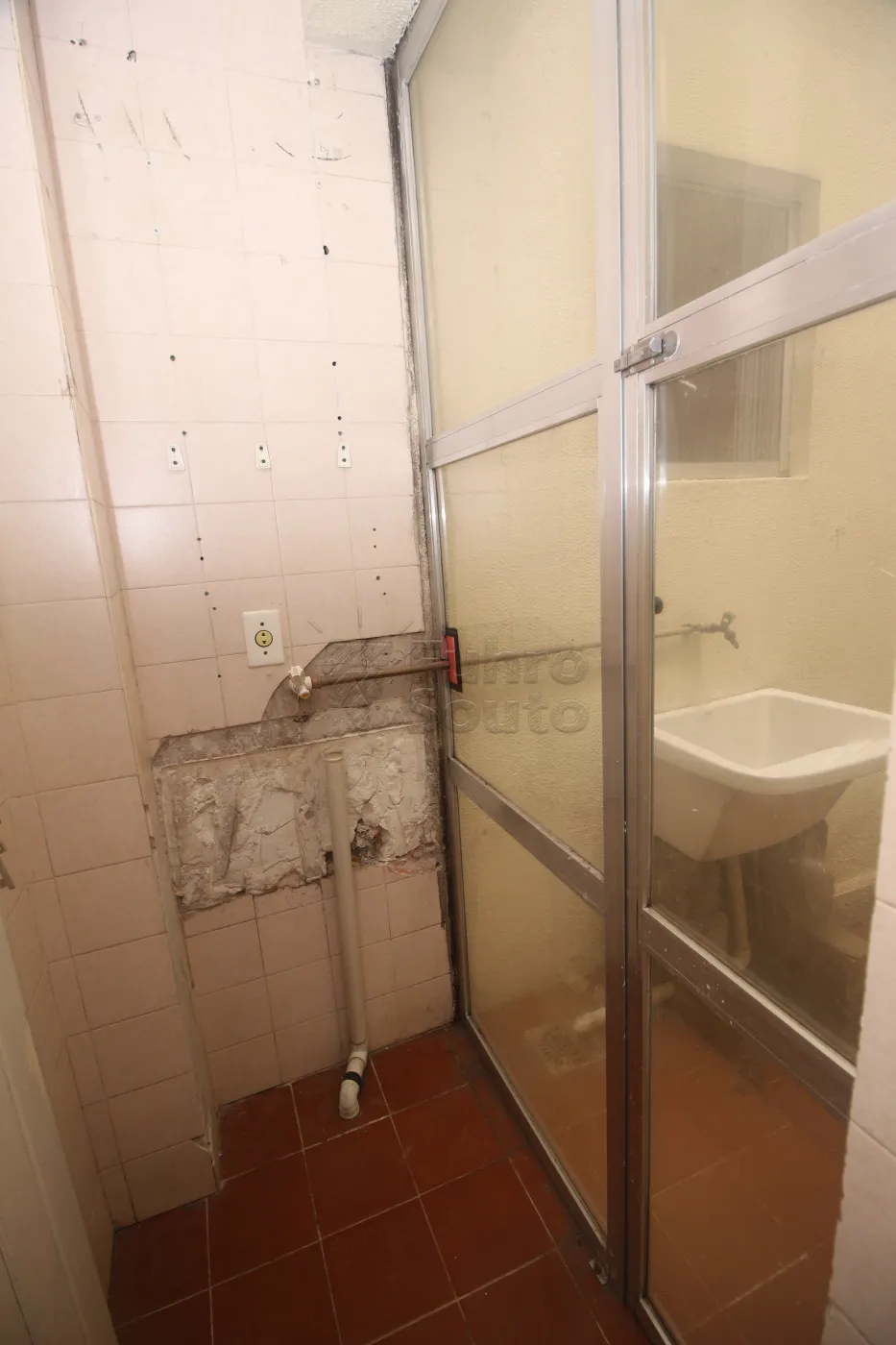 Alugar Apartamento / Padrão em Pelotas R$ 1.000,00 - Foto 18