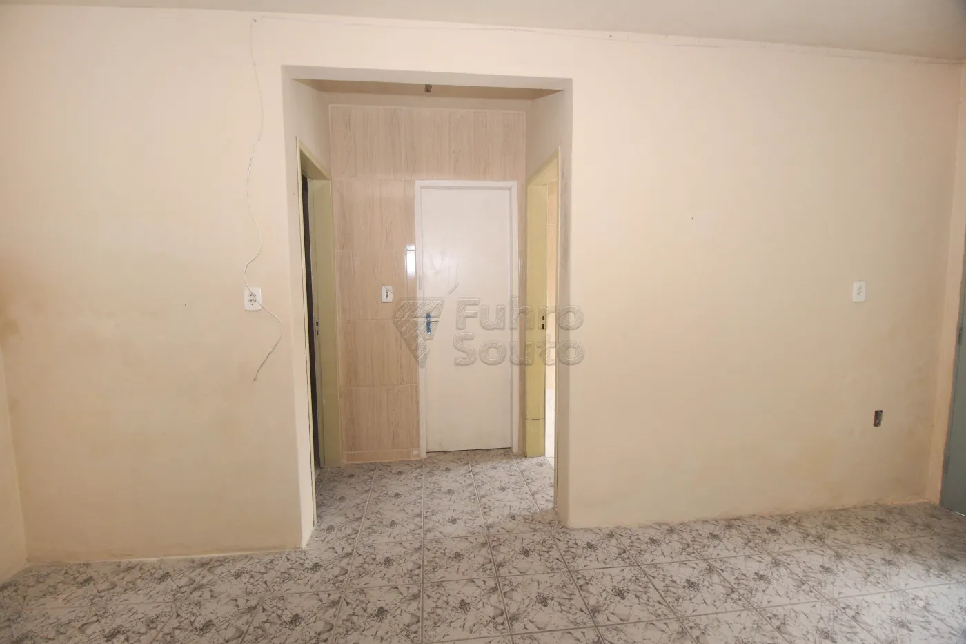 Alugar Casa / Padrão em Pelotas R$ 750,00 - Foto 5