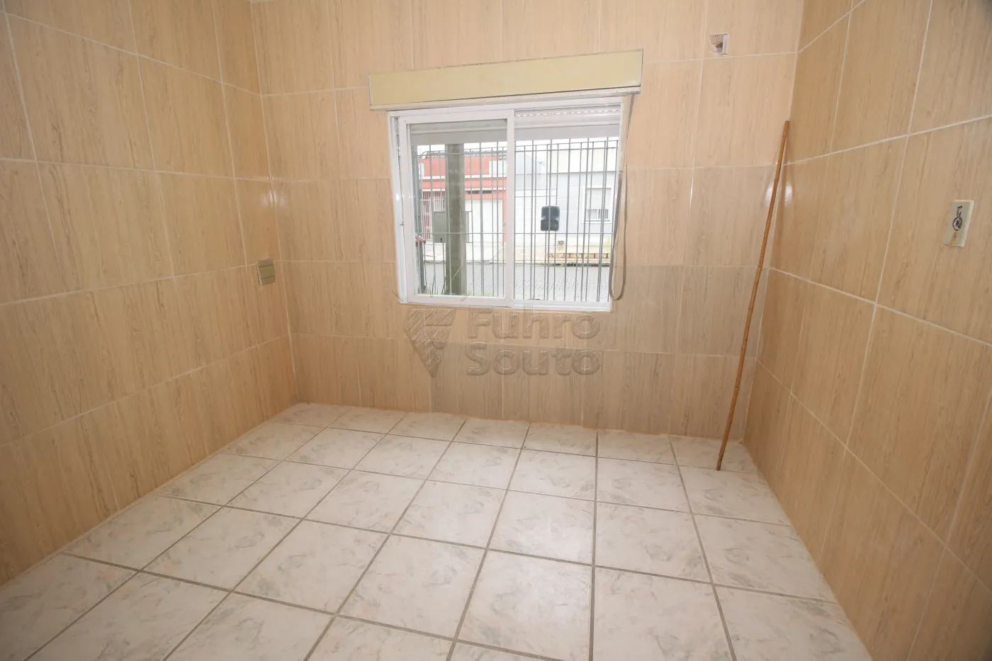 Alugar Casa / Padrão em Pelotas R$ 750,00 - Foto 6
