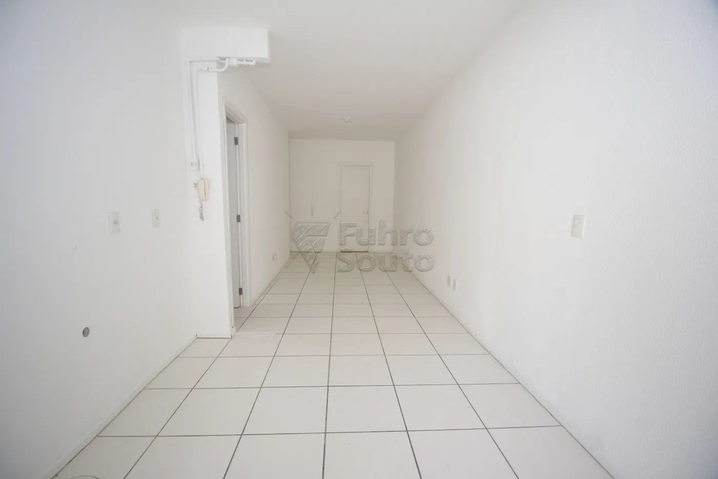 Alugar Casa / Condomínio em Pelotas R$ 1.200,00 - Foto 3