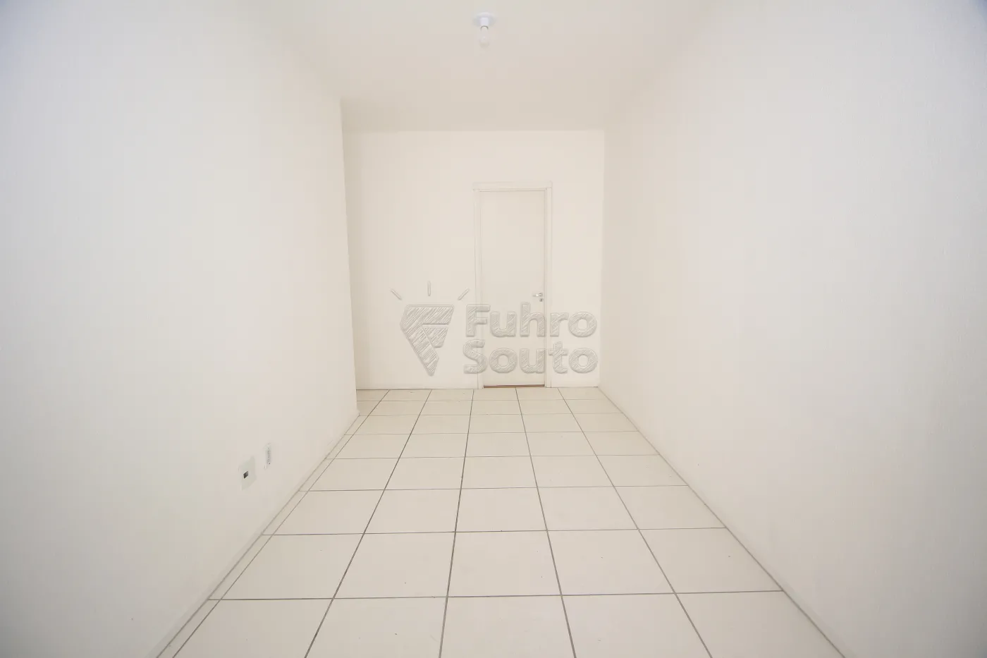 Alugar Casa / Condomínio em Pelotas R$ 1.200,00 - Foto 4