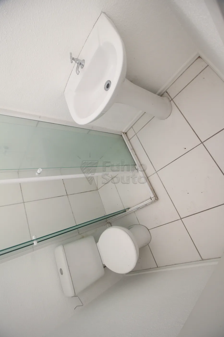 Alugar Casa / Condomínio em Pelotas R$ 1.200,00 - Foto 11