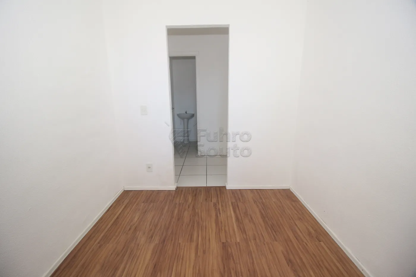 Alugar Casa / Condomínio em Pelotas R$ 1.200,00 - Foto 18