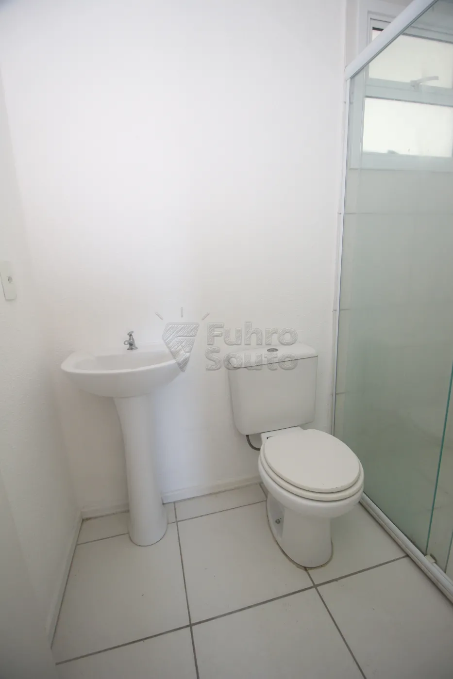Alugar Casa / Condomínio em Pelotas R$ 1.200,00 - Foto 21