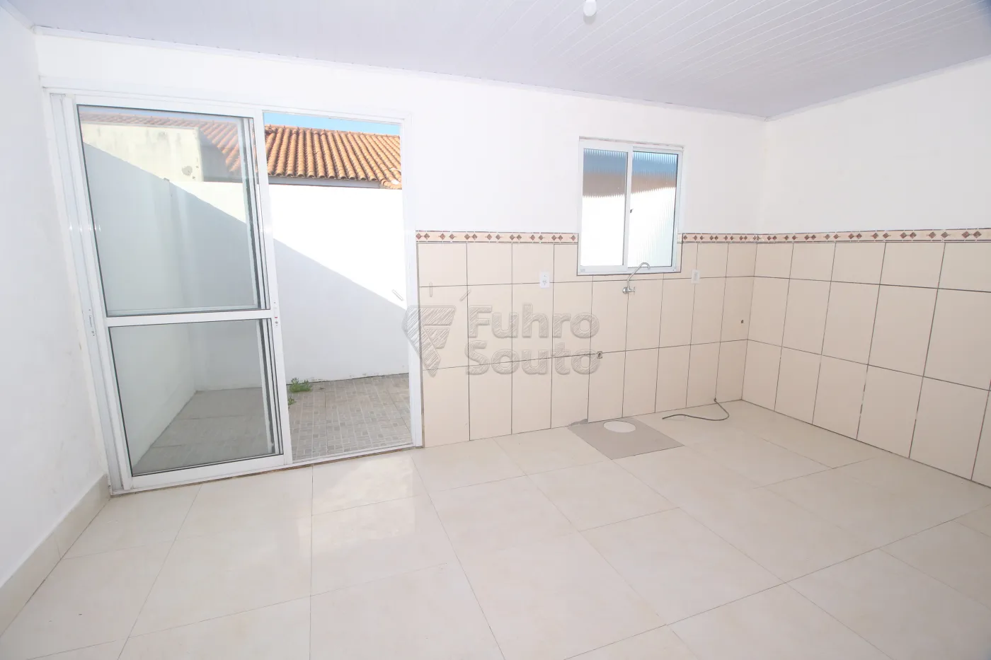 Alugar Casa / Condomínio em Pelotas R$ 1.200,00 - Foto 24
