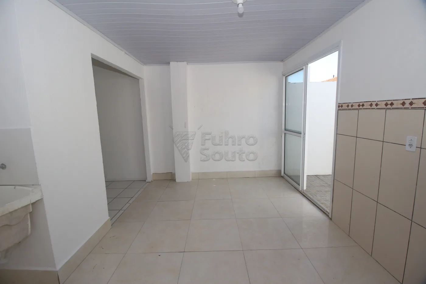 Alugar Casa / Condomínio em Pelotas R$ 1.200,00 - Foto 26