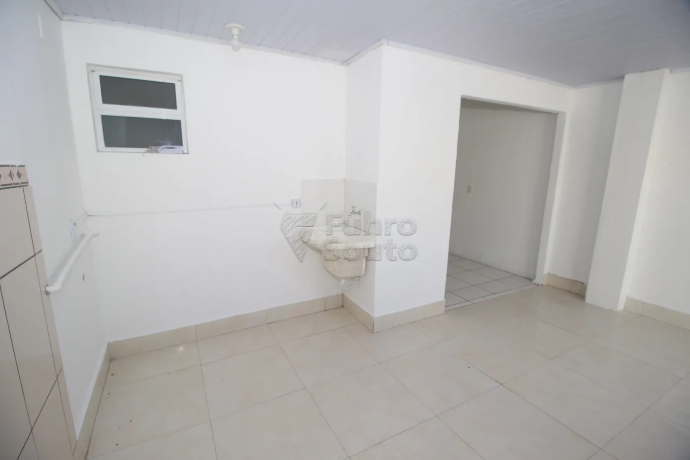 Alugar Casa / Condomínio em Pelotas R$ 1.200,00 - Foto 27
