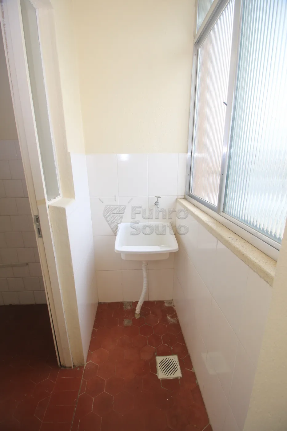 Alugar Apartamento / Padrão em Pelotas R$ 1.010,00 - Foto 27