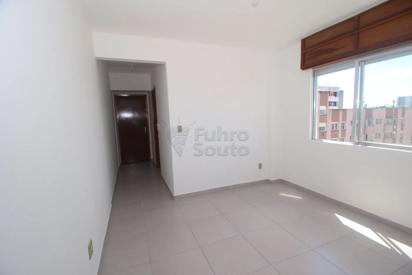 Alugar Apartamento / Padrão em Pelotas R$ 850,00 - Foto 3