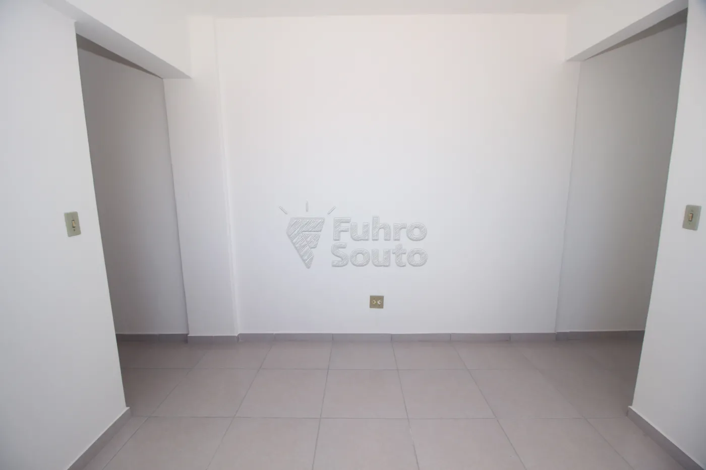 Alugar Apartamento / Padrão em Pelotas R$ 850,00 - Foto 4