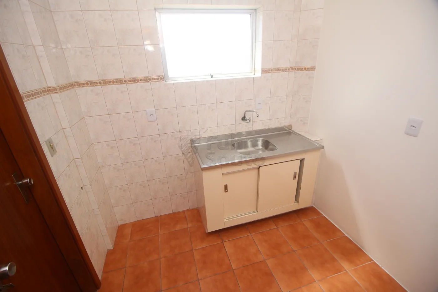 Alugar Apartamento / Padrão em Pelotas R$ 850,00 - Foto 5