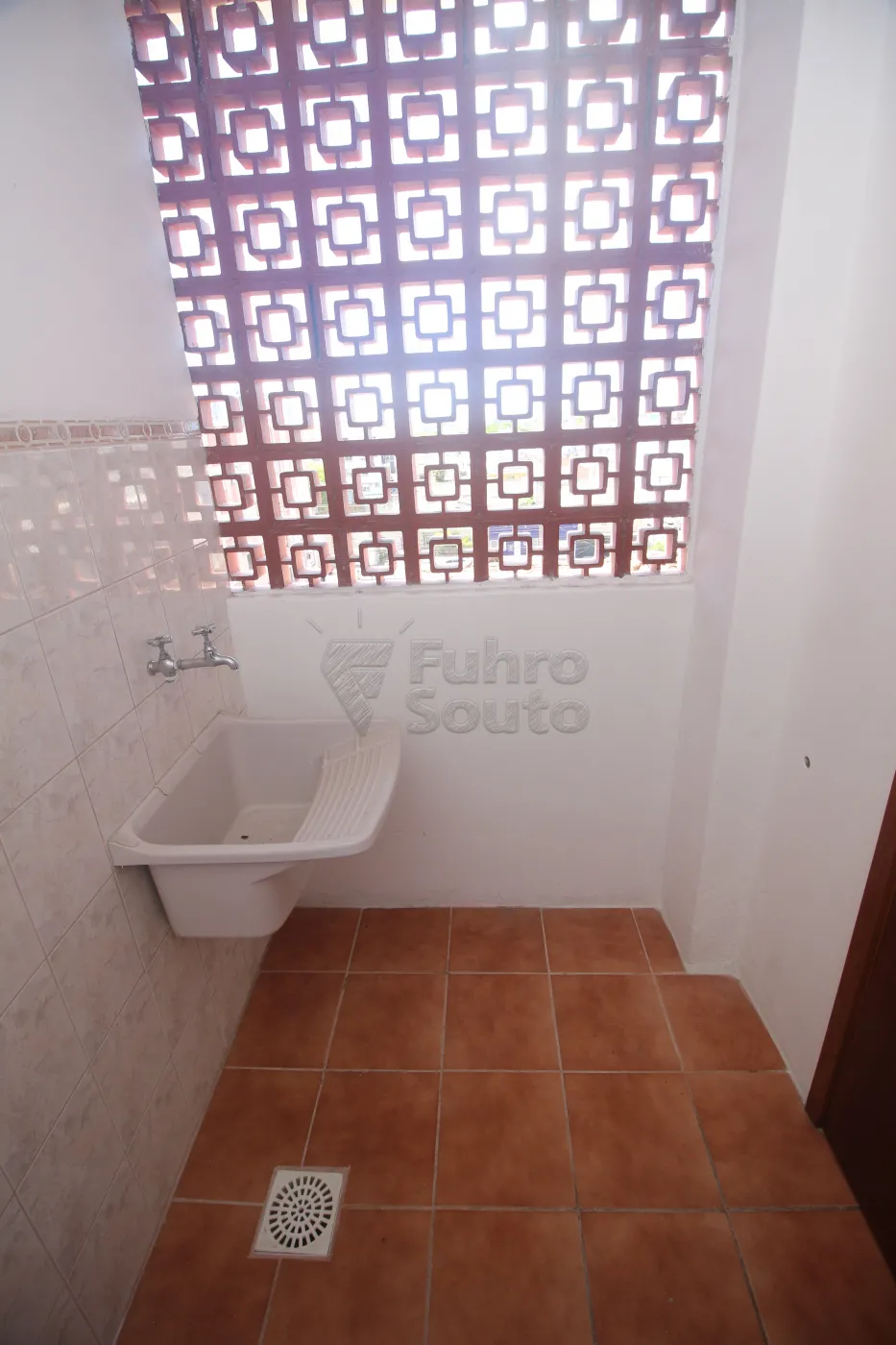 Alugar Apartamento / Padrão em Pelotas R$ 850,00 - Foto 12