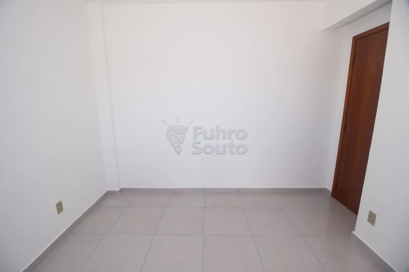 Alugar Apartamento / Padrão em Pelotas R$ 850,00 - Foto 17