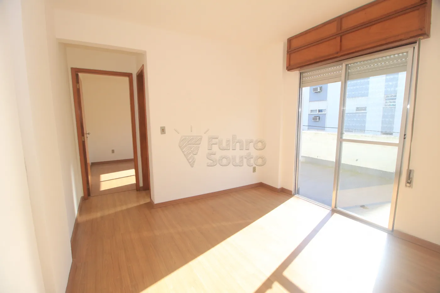 Alugar Apartamento / Padrão em Pelotas R$ 950,00 - Foto 3
