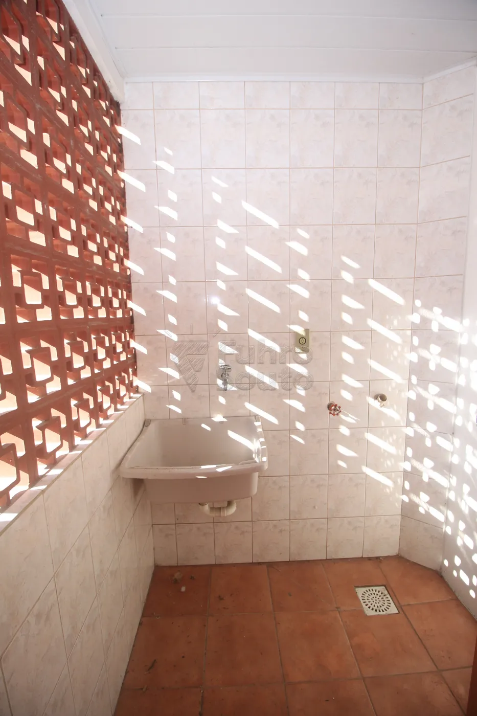 Alugar Apartamento / Padrão em Pelotas R$ 950,00 - Foto 16