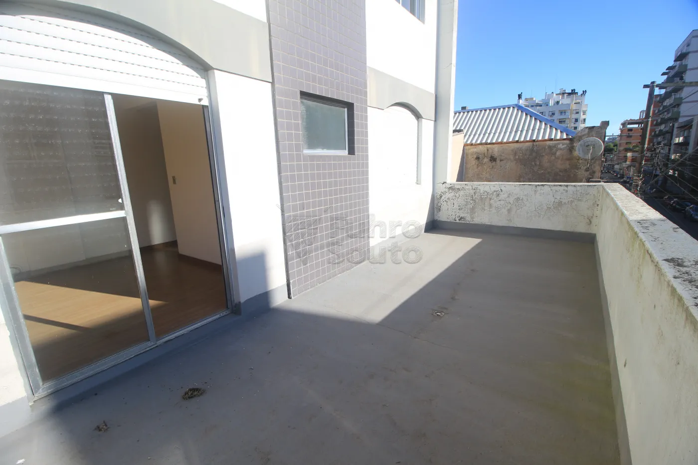 Alugar Apartamento / Padrão em Pelotas R$ 950,00 - Foto 19