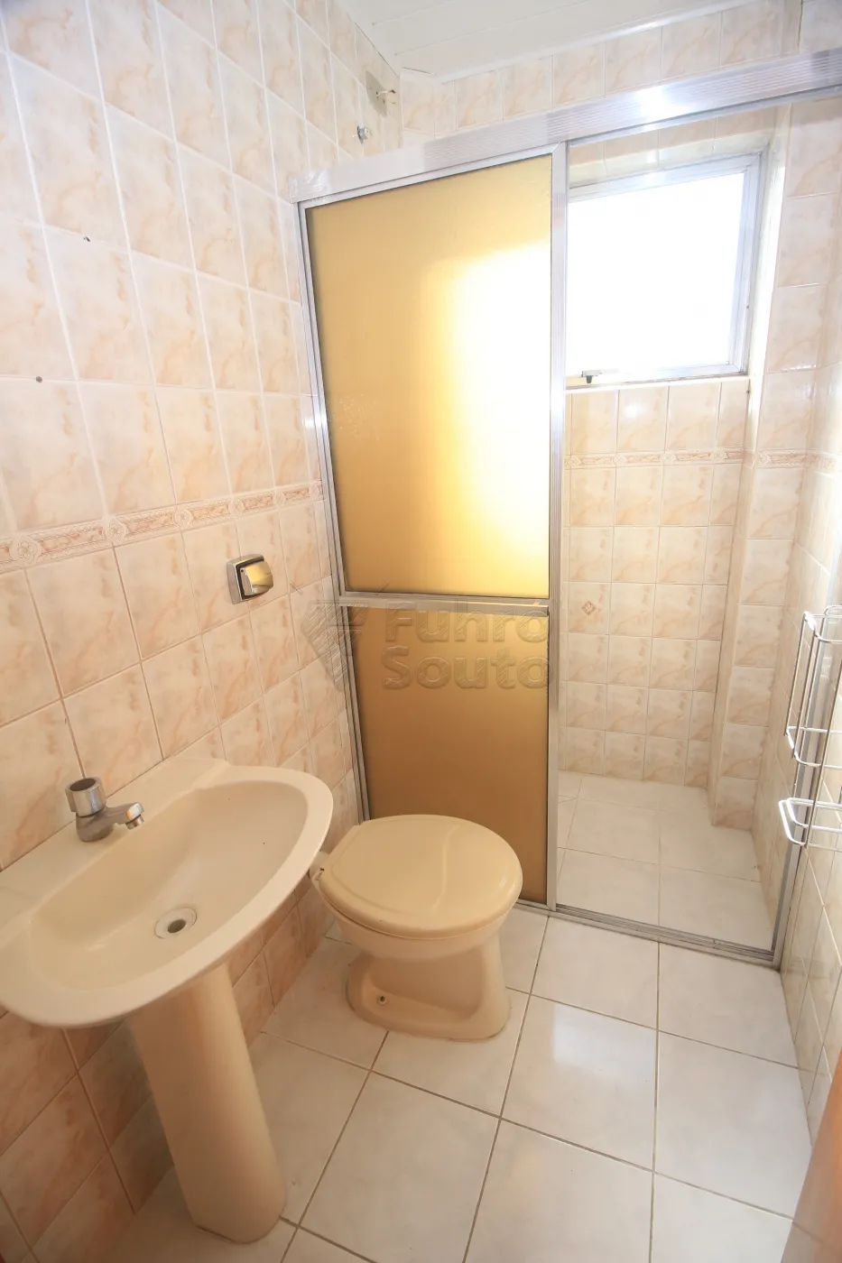 Alugar Apartamento / Padrão em Pelotas R$ 950,00 - Foto 21
