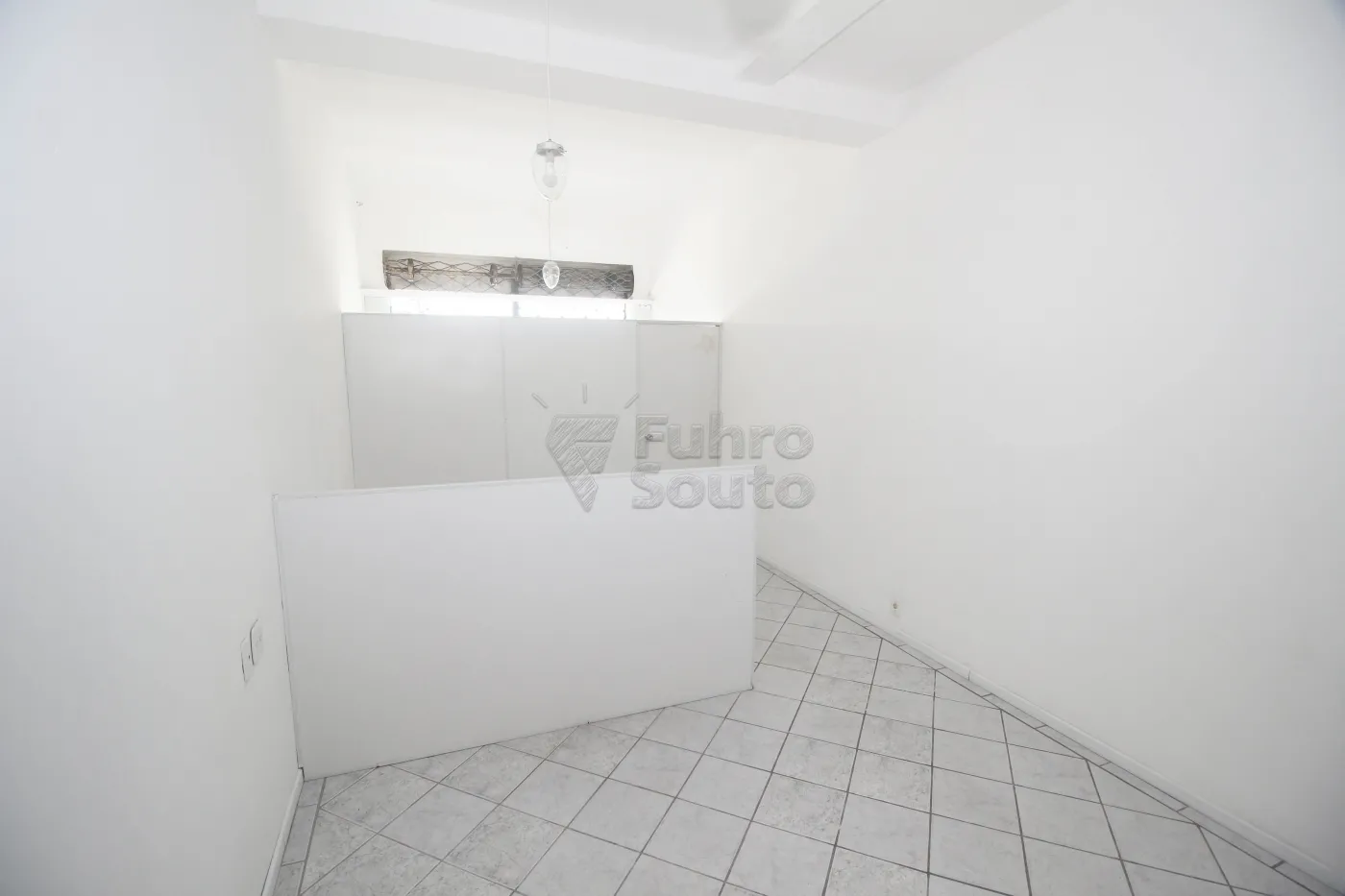 Alugar Comercial / Sala Fora de Condomínio em Pelotas R$ 1.800,00 - Foto 12