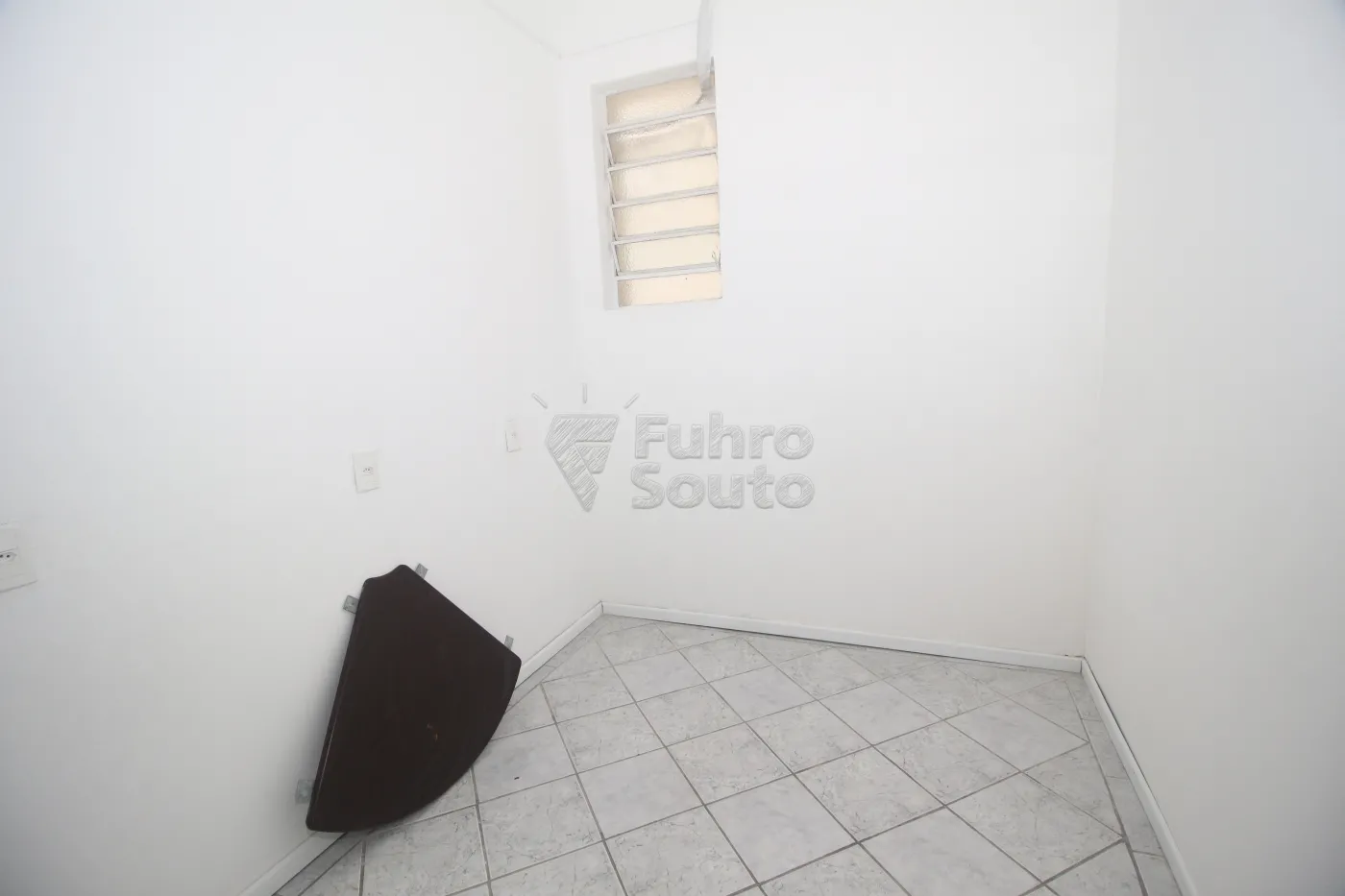 Alugar Comercial / Sala Fora de Condomínio em Pelotas R$ 1.800,00 - Foto 13