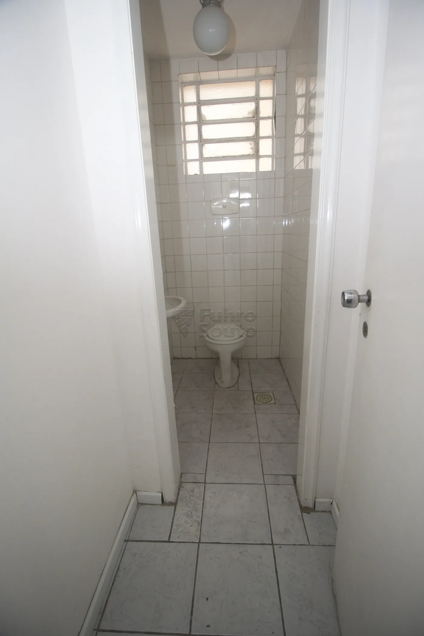 Alugar Comercial / Sala Fora de Condomínio em Pelotas R$ 1.800,00 - Foto 17
